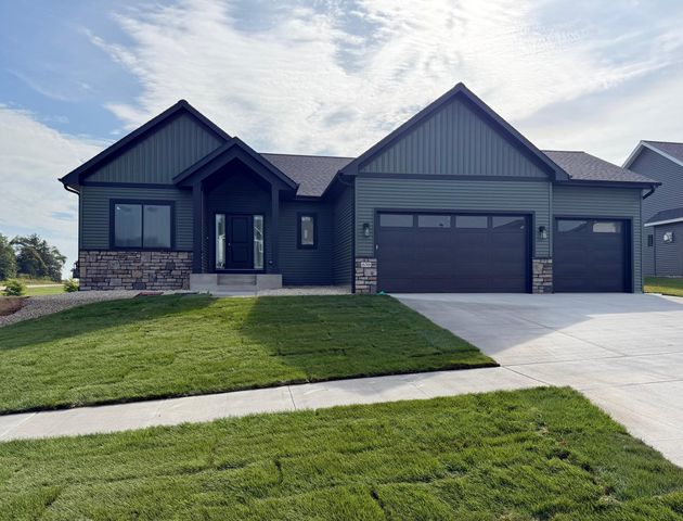 630 7th Ave NE, Byron, MN 55920