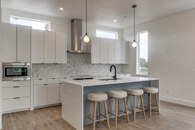 2915 Lucas Dr #105, Dallas, TX 75219