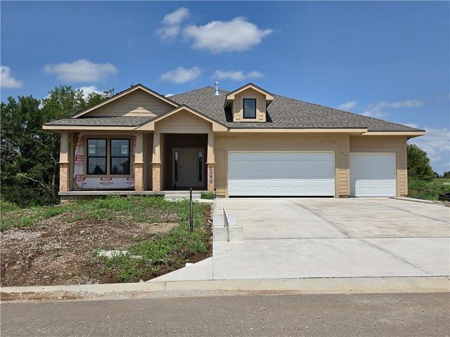 2240 W  Wabash St, Olathe, KS 66061