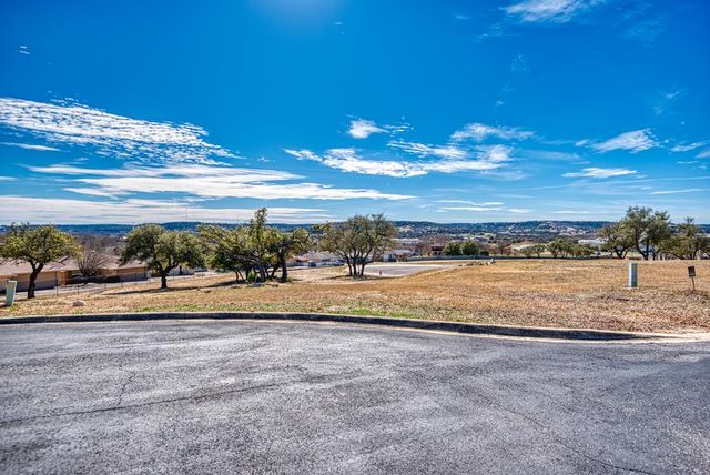 1803 Athens Ave  N, Kerrville, TX 78028