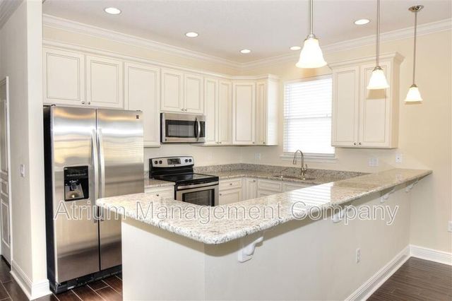 2431 E  Pine St, Orlando, FL 32803