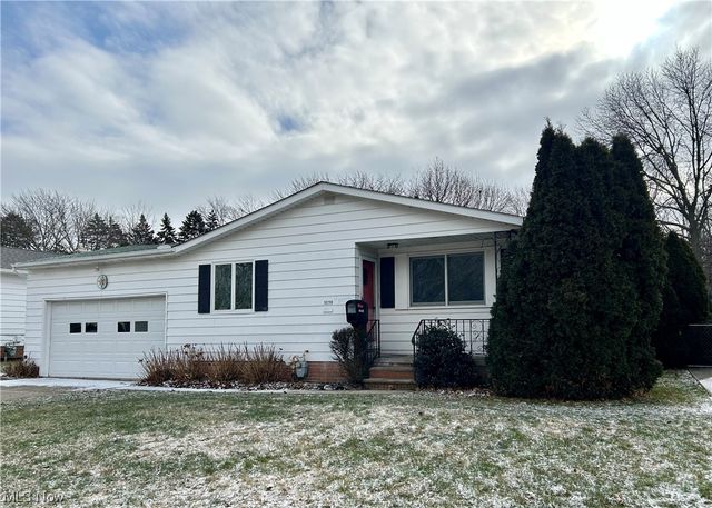 30290 Twin Lakes Dr, Wickliffe, OH 44092