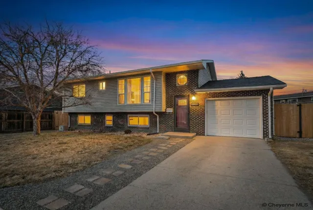 4920 E  6th St, Cheyenne, WY 82001