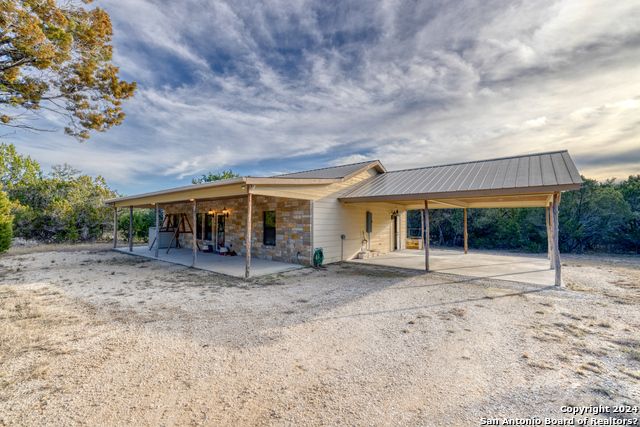 29 LONESOME DOVE, Concan, TX 78838