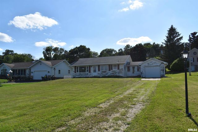 21736 Great River Rd, Le Claire, IA 52753