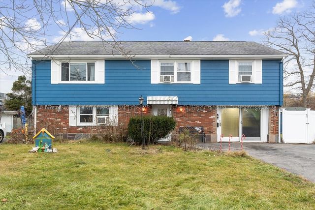 33 Seagirt Ave, Saugus, MA 01906