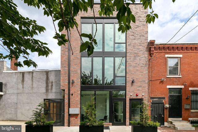 555 N  Lawrence St, Philadelphia, PA 19123