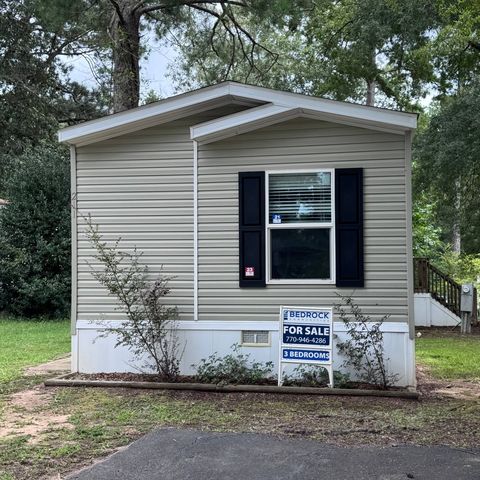 211 Oxford Cir, Hampton, GA 30228