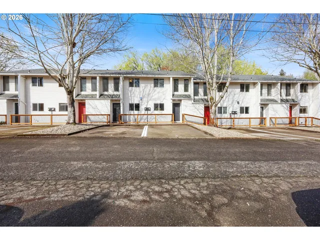4921 SW 59th Ave #4, Portland, OR 97221