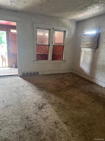 2509 Brown St, Flint, MI 48503