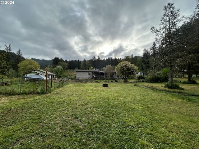 200 Settlers Ct, Elkton, OR 97436