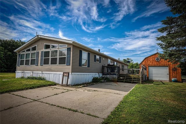 7208 Mapleview Cir E, Brown City, MI 48416