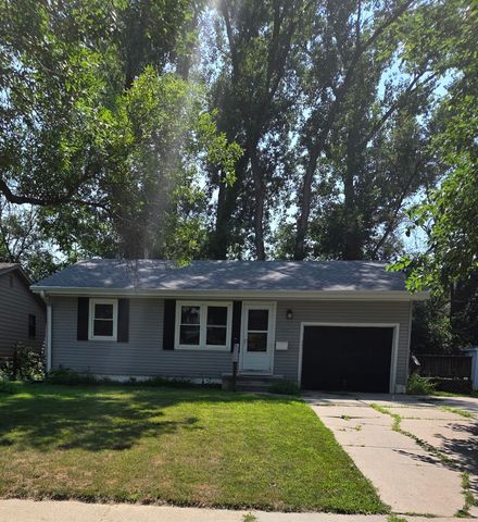 7235 N  39th Ave, Omaha, NE 68112