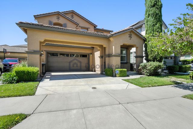 252 Crescent Moon Dr, Lathrop, CA 95330