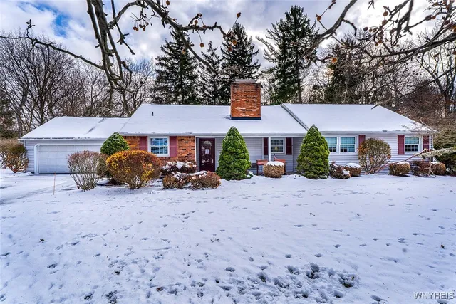 8407 Kimberly Rd, Williamsville, NY 14221