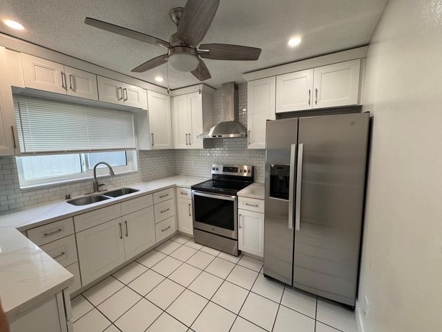 N  Witheld #1, Fort Lauderdale, FL 33309