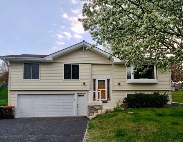 2408 72nd Ct E, Inver Grove Heights, MN 55076