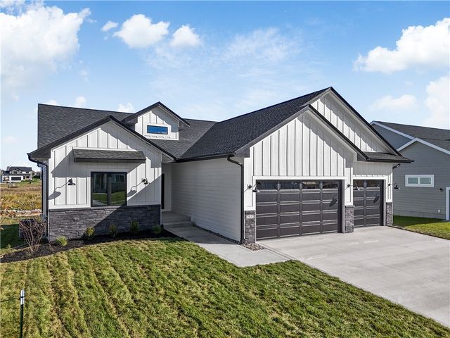 3948 NW 177th Ct, Clive, IA 50325