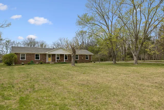 1026 Lennox Ave, Greenbrier, TN 37073