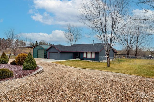7500 Pleasant View Dr, Caldwell, ID 83607