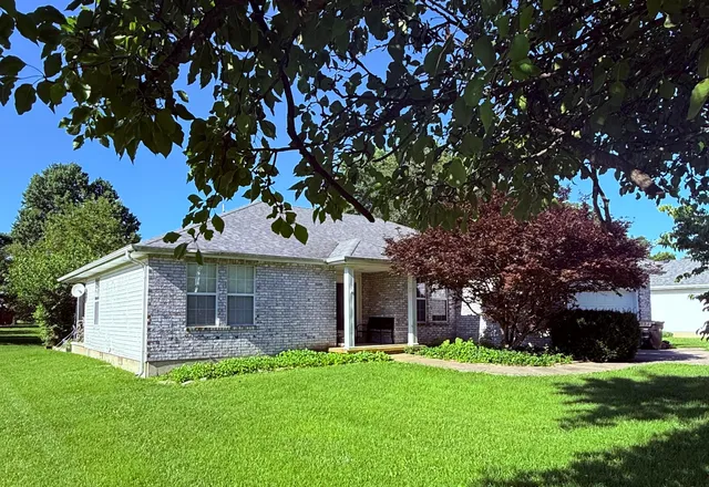 1334 Cherokee Court, Marshfield, MO 65706