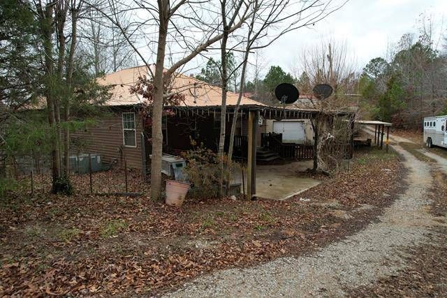2850 Jeanette Holladay Rd, Parsons, TN 38363