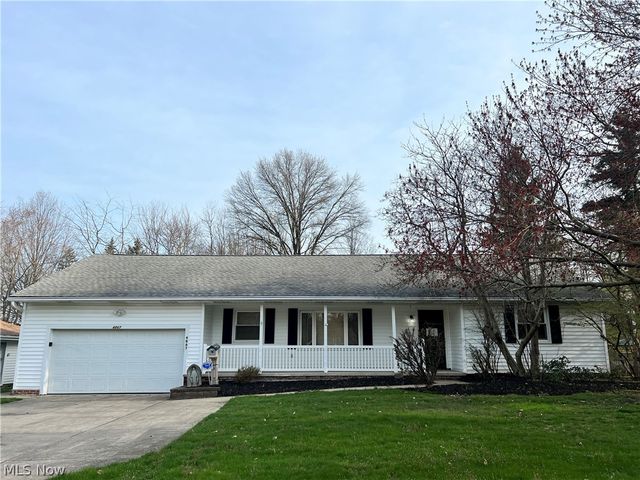 4867 Delevan Dr, Lyndhurst, OH 44124