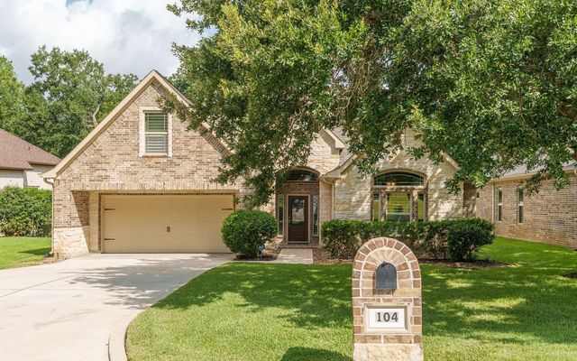 104 Lakeside Dr, Montgomery, TX 77356
