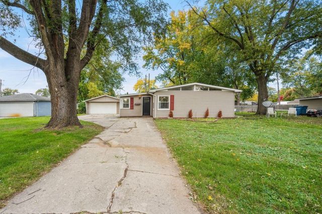 511 Devon Dr, Dyer, IN 46311