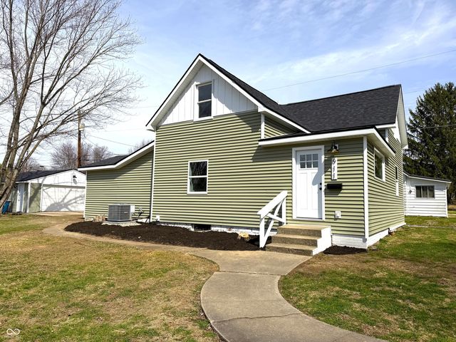 911 Crockett St, Covington, IN 47932