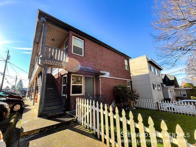 942 E  18th Ave  #4, Eugene, OR 97403