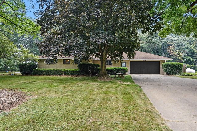 1406 Camp Rd, Buchanan, MI 49107