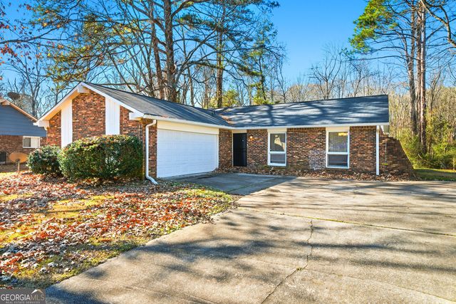 3250 Valley Bend Rd S, Atlanta, GA 30349