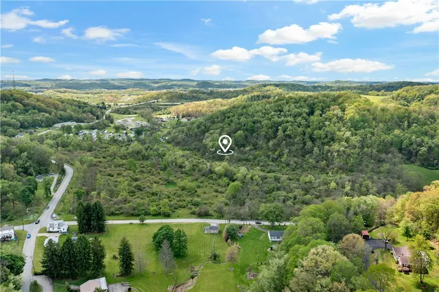0 Race Track Rd, New Stanton, PA 15672