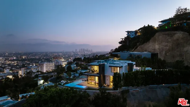 8366 W  Sunset View Dr, West Hollywood, CA 90069