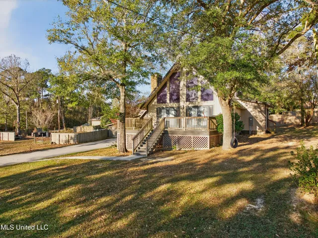 6670 Ahekolo Cir, Diamondhead, MS 39525
