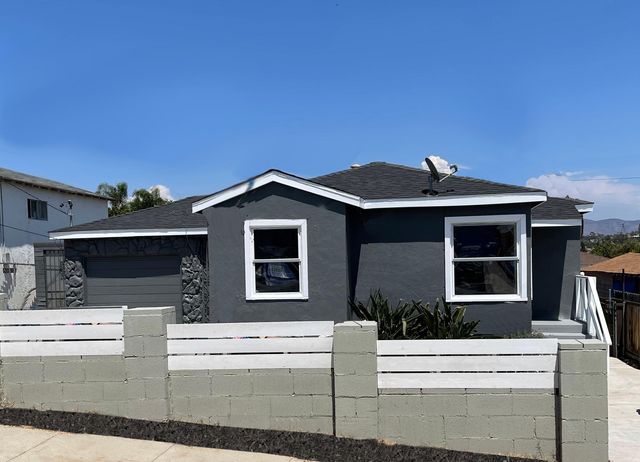 711 Iona Dr #A, San Diego, CA 92114