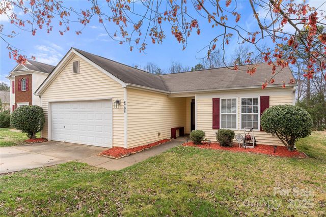 6708 Burning Oak Ln, Charlotte, NC 28216