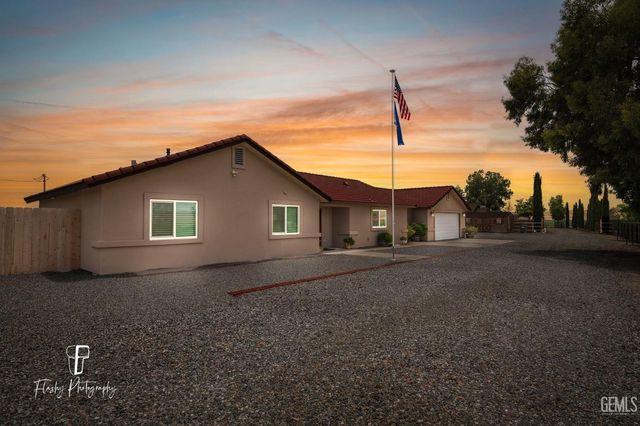 8229 Station Rd, Buttonwillow, CA 93206