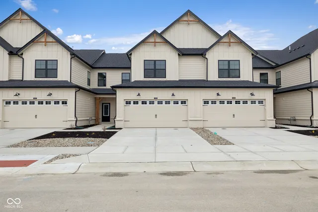 17490 Ebling Trl, Westfield, IN 46062