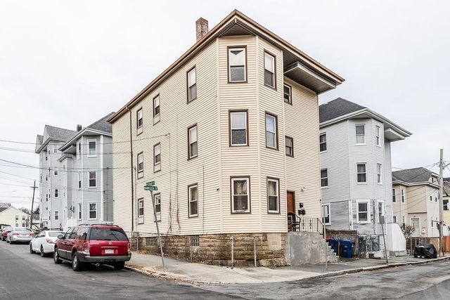 3 Bannister St, New Bedford, MA 02746