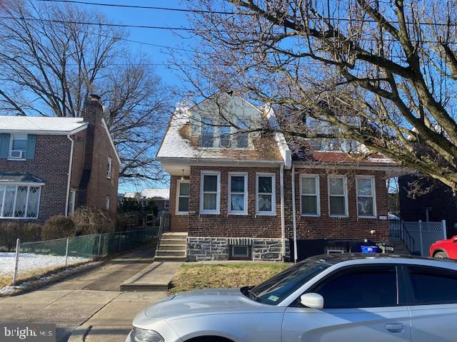 1422 Friendship St, Philadelphia, PA 19111