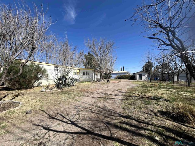 150 Rainbow St, Truth Or Consequences, NM 87901