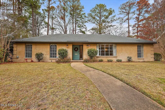 5212 Hialeah Dr, Jackson, MS 39211