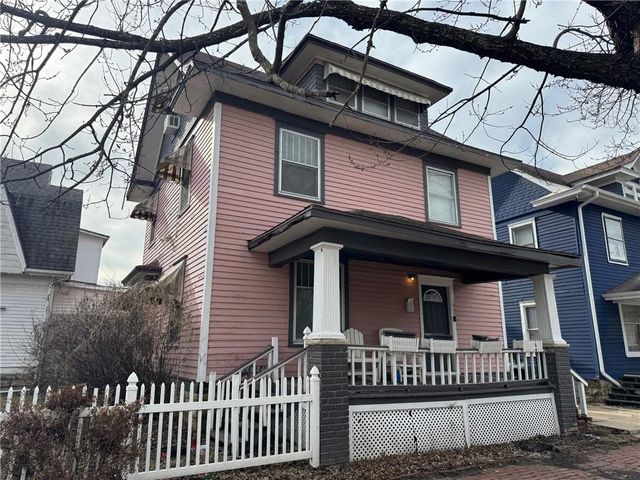1009 SW Huntoon St, Topeka, KS 66604