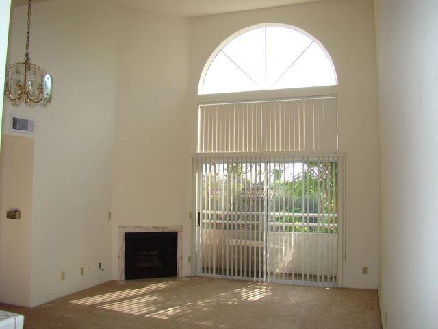 4631 Kester Ave #207, Sherman Oaks, CA 91403