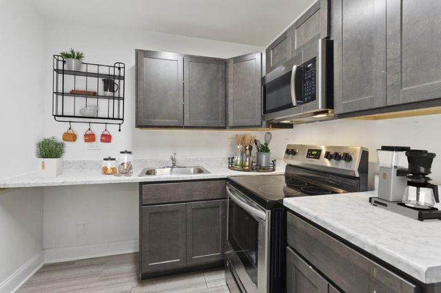1355 Maple Ave #8820e4011, Wilmington, DE 19805