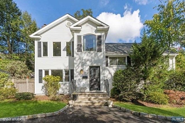 22 Madison Ave, Demarest, NJ 07627