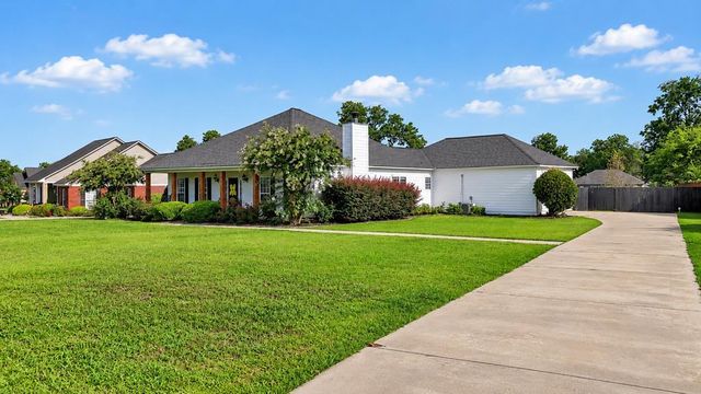 112 Beowulf Ln, Leesburg, GA 31763