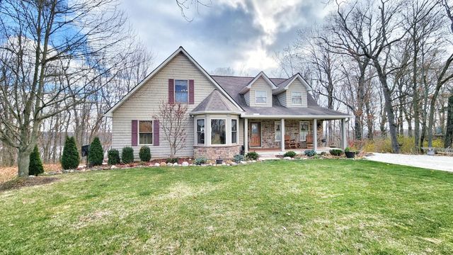 6818 S  Galaxy Heights Dr, Connersville, IN 47331